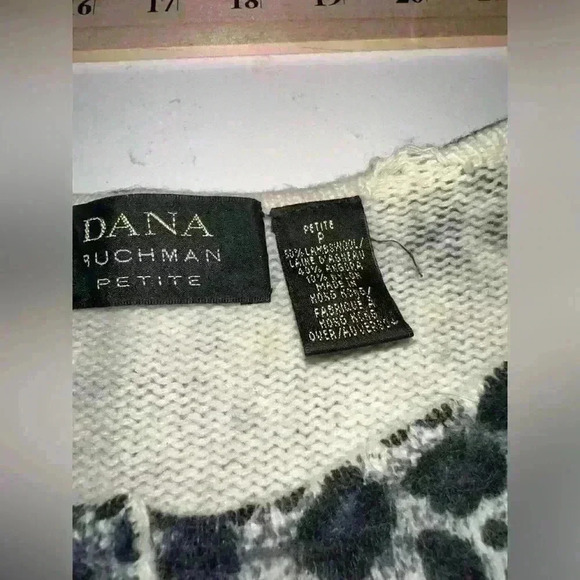 Women's Dana Buchman Leopard Animal Print Full Zip Wool Blend Cardigan Sweater P - Picture 5 of 7